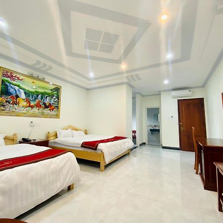 Khach San Hung Viet Hotel Tỉnh Kontum Exterior foto
